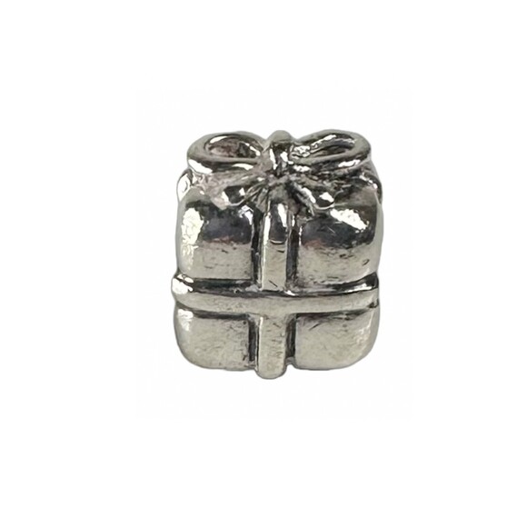 Pandora Silver Present Gift with Ribbon Bow (RETIRED) Authentic Charm #2 - Picture 2 of 4